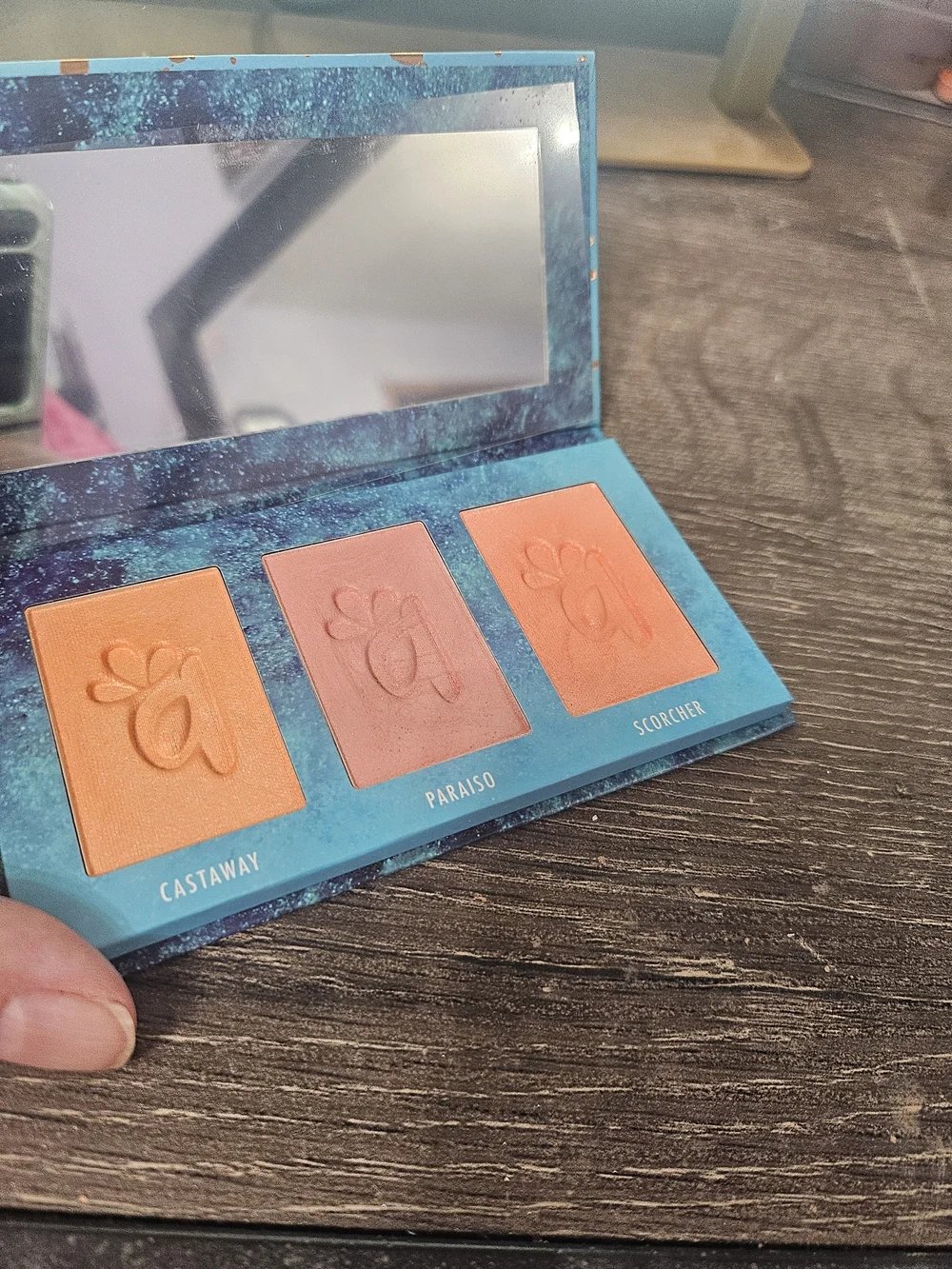 Alamar Blush Palette in Teal and Gold Accent Design